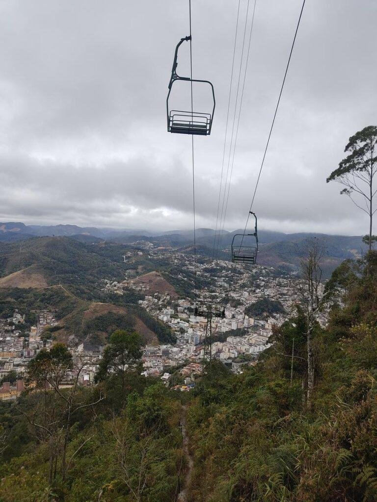 Morro da Cruz, trilha no interior do Rio