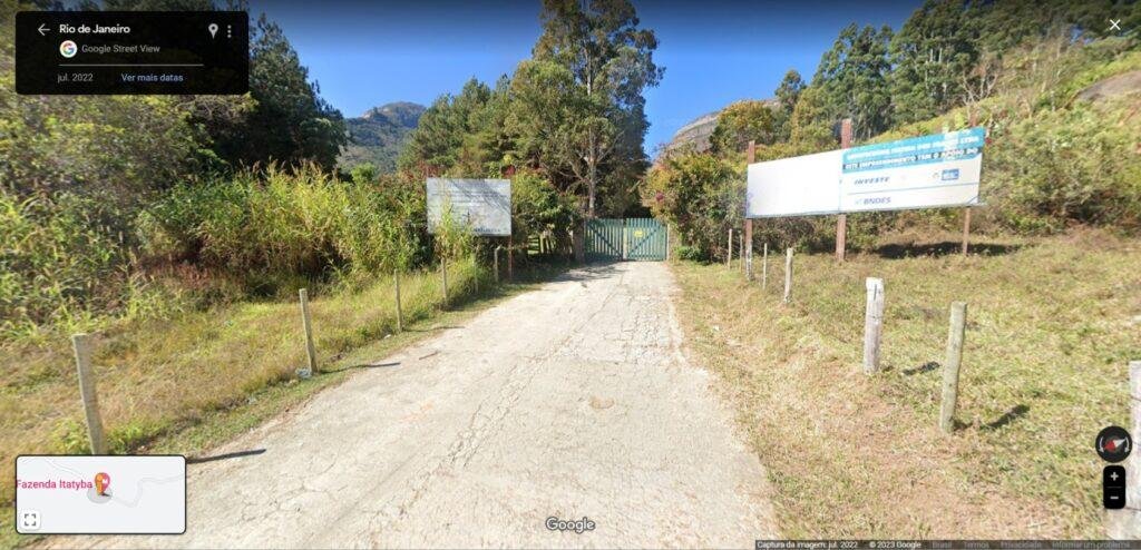 Entrada da Fazenda Itatyba, no acesso ao Pico dos Três Municípios